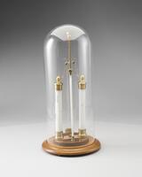 FK 0851
<br/>
Elektrische slinger of zogenaamde 'Perpetuum Mobile', naar Zamboni
<br/>
<em>J.A. Schoonbeek, Haarlem</em>